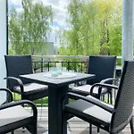 Lucky Seven Apartment